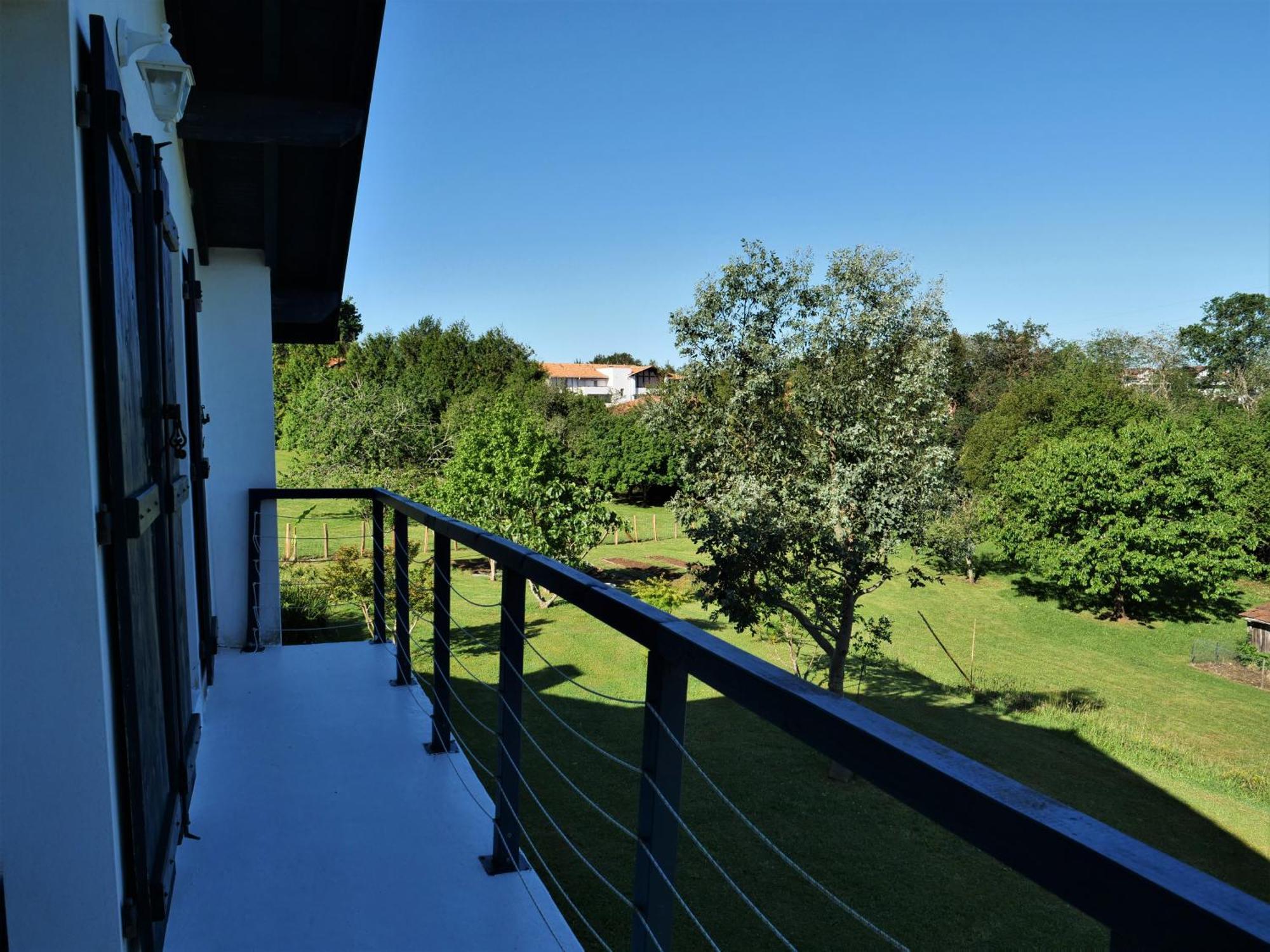Izpi Urdin Holistic Surfhouse Apartment Saint-Jean-de-Luz Exterior photo
